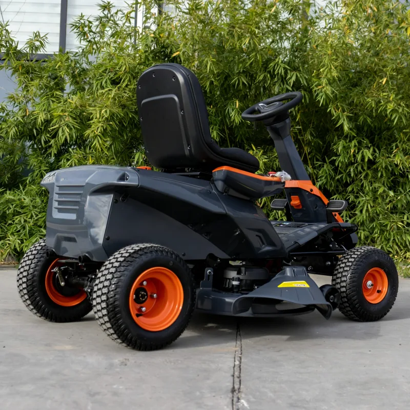 Ride-on mower detail 2