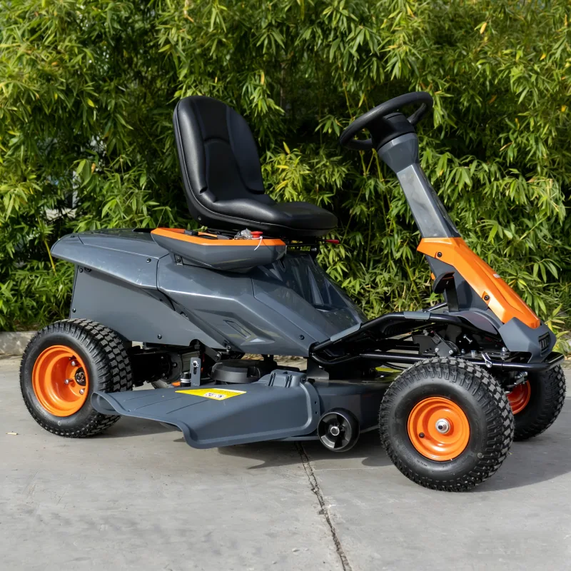 Ride-on mower detail 4